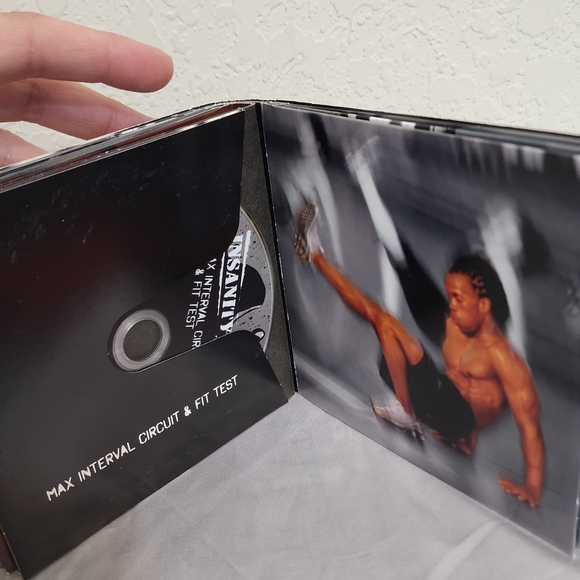 Insanity Beach Body Full 9 DVD Set - Picture 9 of 12